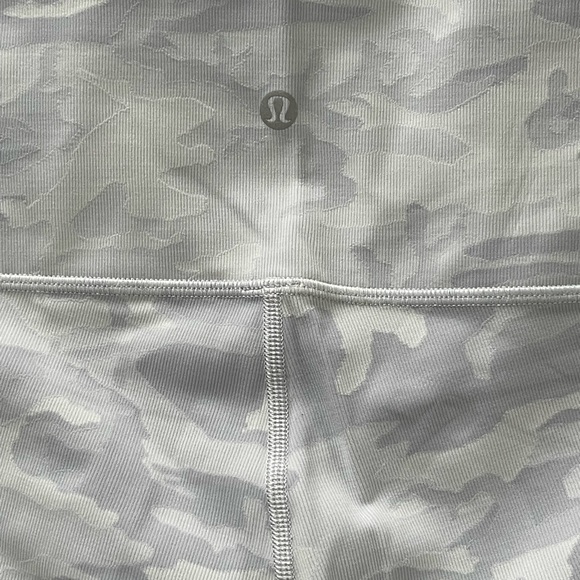 Women's Lululemon Grey/White Camo Shorts - Picture 2 of 2